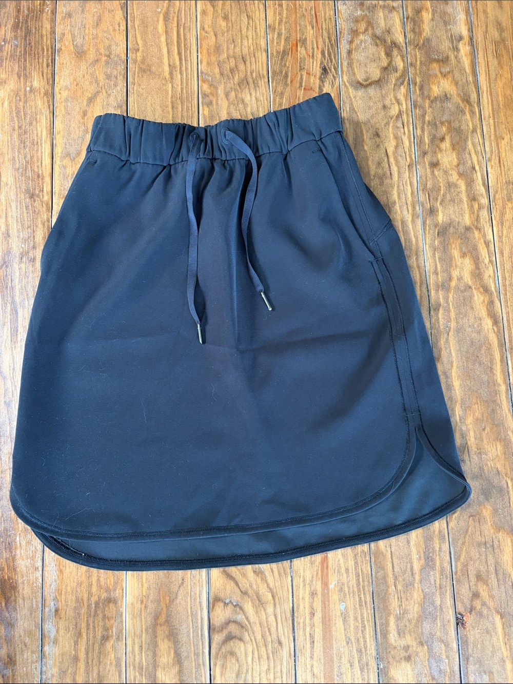 Black lululemon skirt